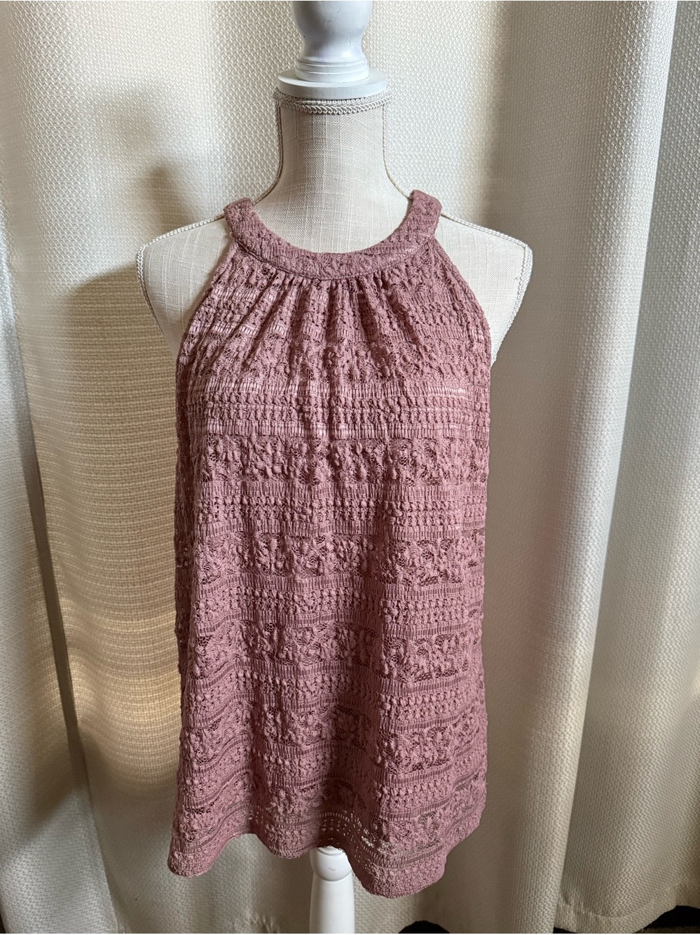 Monteau Dusty Rose Sleeveless Tank with Keyhole Back Size LG Boho Crochet-Look